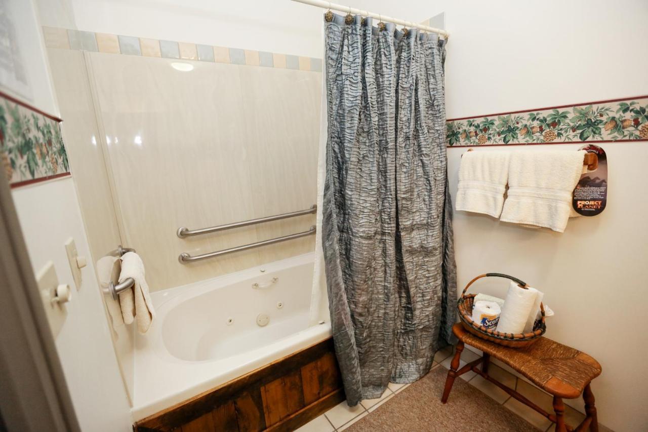 Bed & Breakfast Watson Estate & Deer Creek Winery 2*